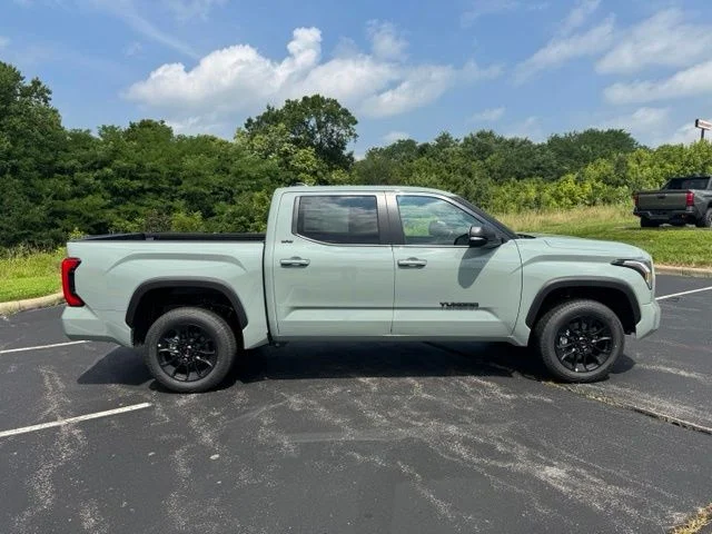New 2026 Lunar Rock Toyota SR5 image 2