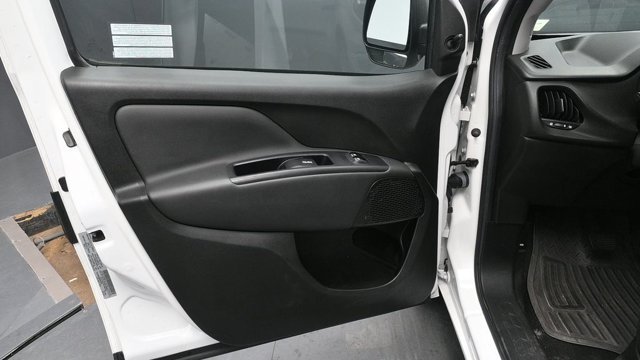 Used 2022 White Ram Base image 17