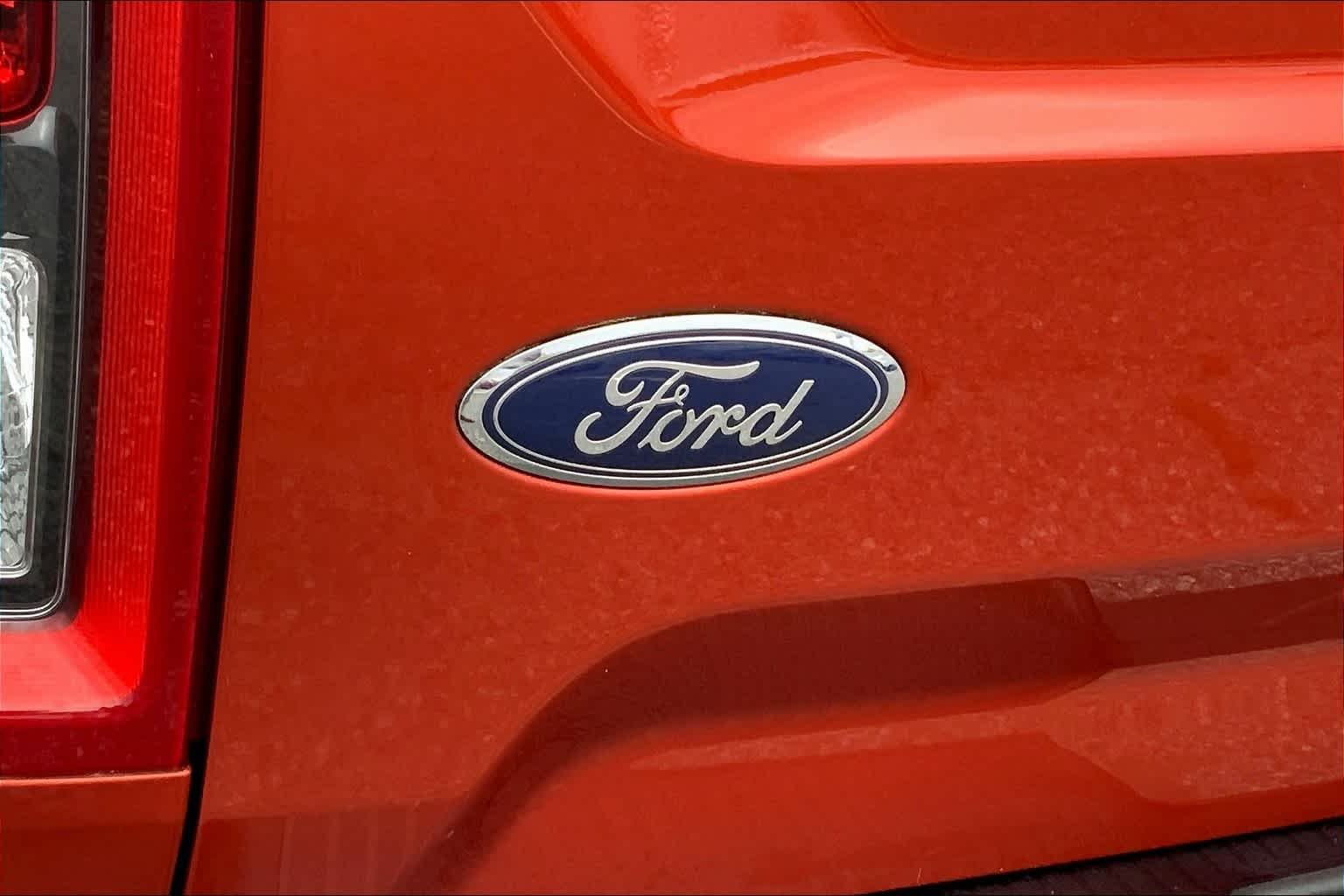 Used 2022 Hot Pepper Red Tinted Clearcoat Ford Big Bend image 30