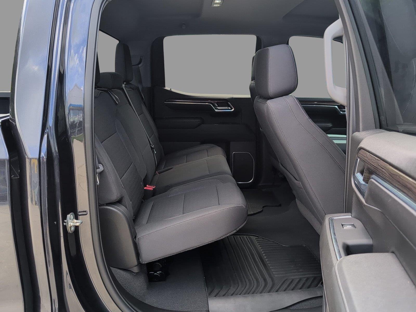 Used 2023 DARK ASH METALLIC Chevrolet LT image 19