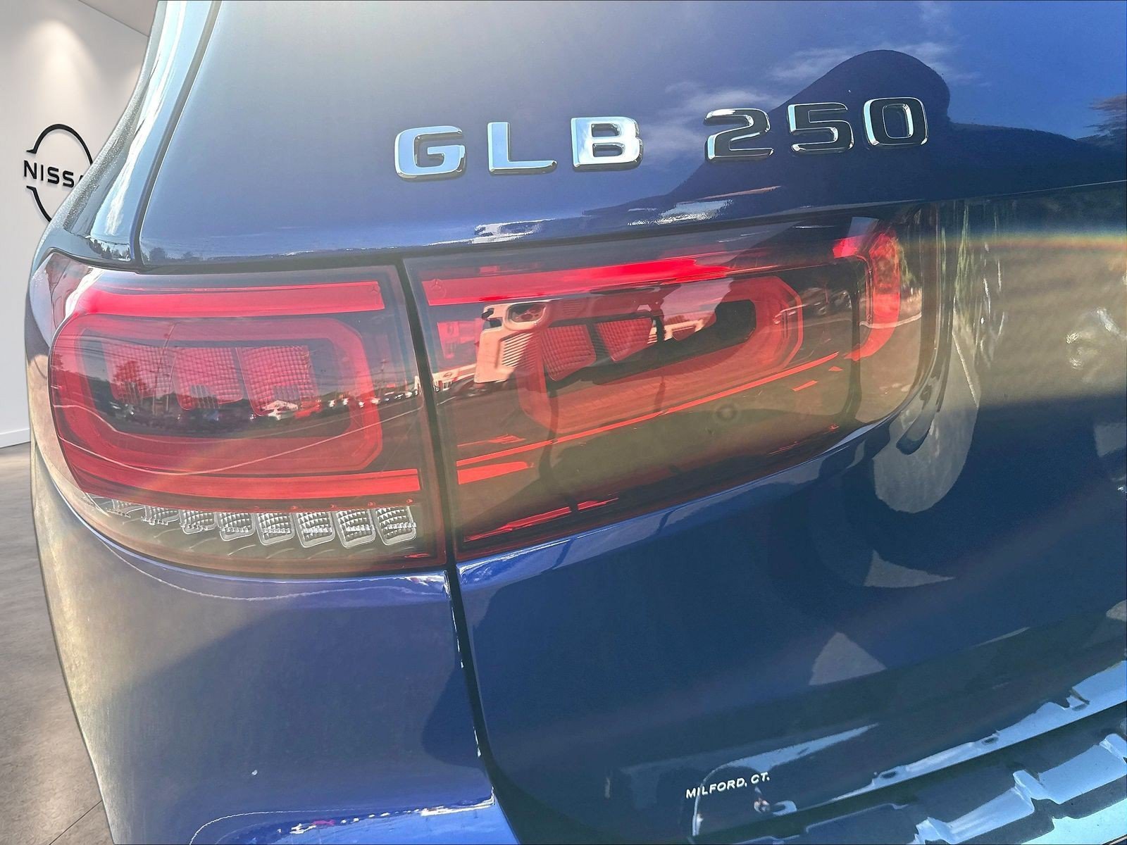 Used 2022 Galaxy Blue Metallic Mercedes-Benz GLB 250 image 25