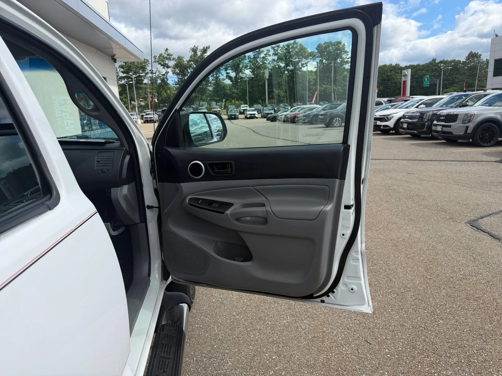 Used 2014 Super White Toyota Base image 51
