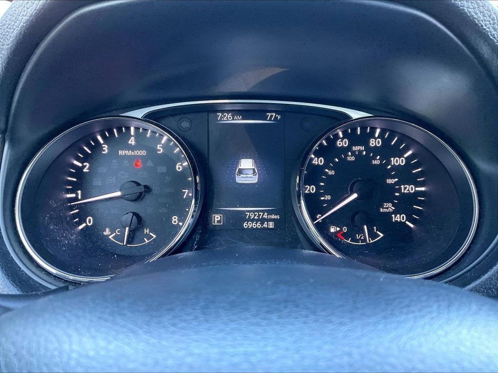 Used 2015 Glacier White Nissan S image 24