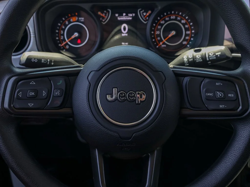 New 2026 Bright White Clearcoat Jeep Unlimited Sport image 24