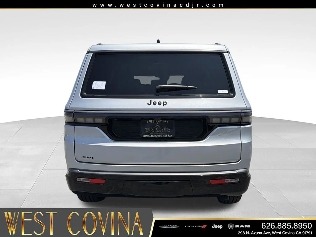New 2026 Silver-Zynith Exterior Paint Jeep Limited Reserve image 9