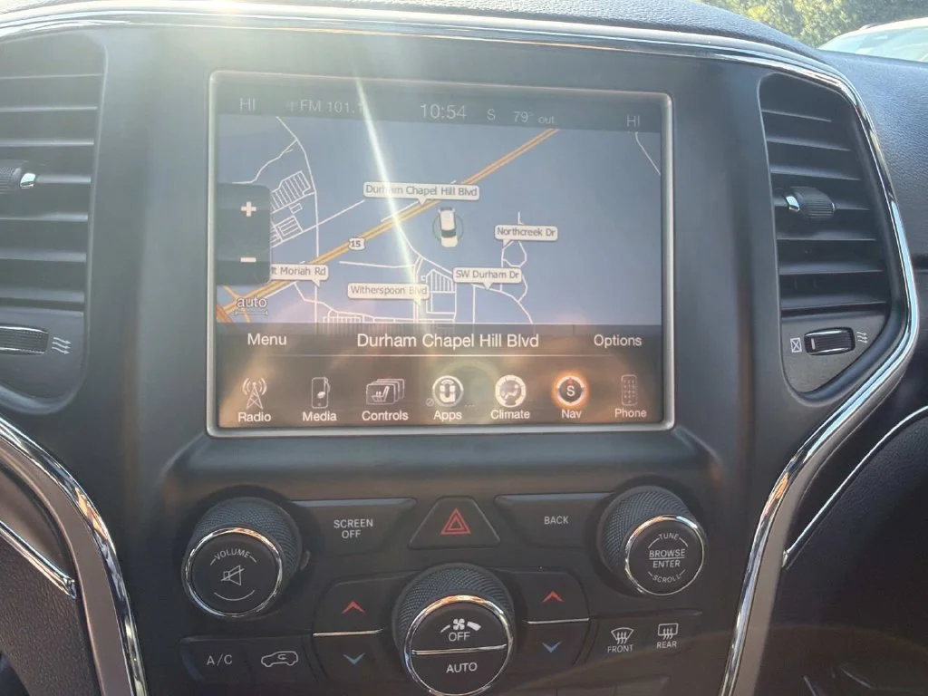 Used 2016 Silver Jeep Limited image 22