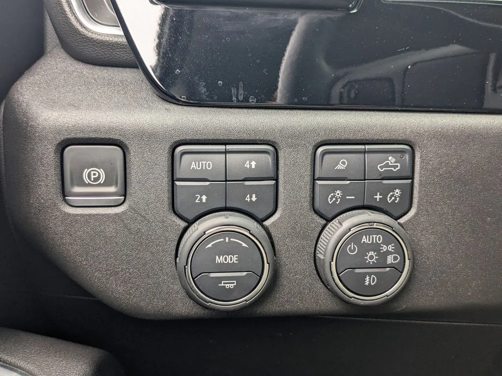 Used 2025 Gray Chevrolet LTZ image 25