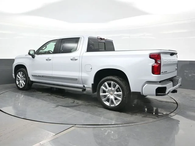 New 2026 Polar White Tricoat Chevrolet High Country image 3