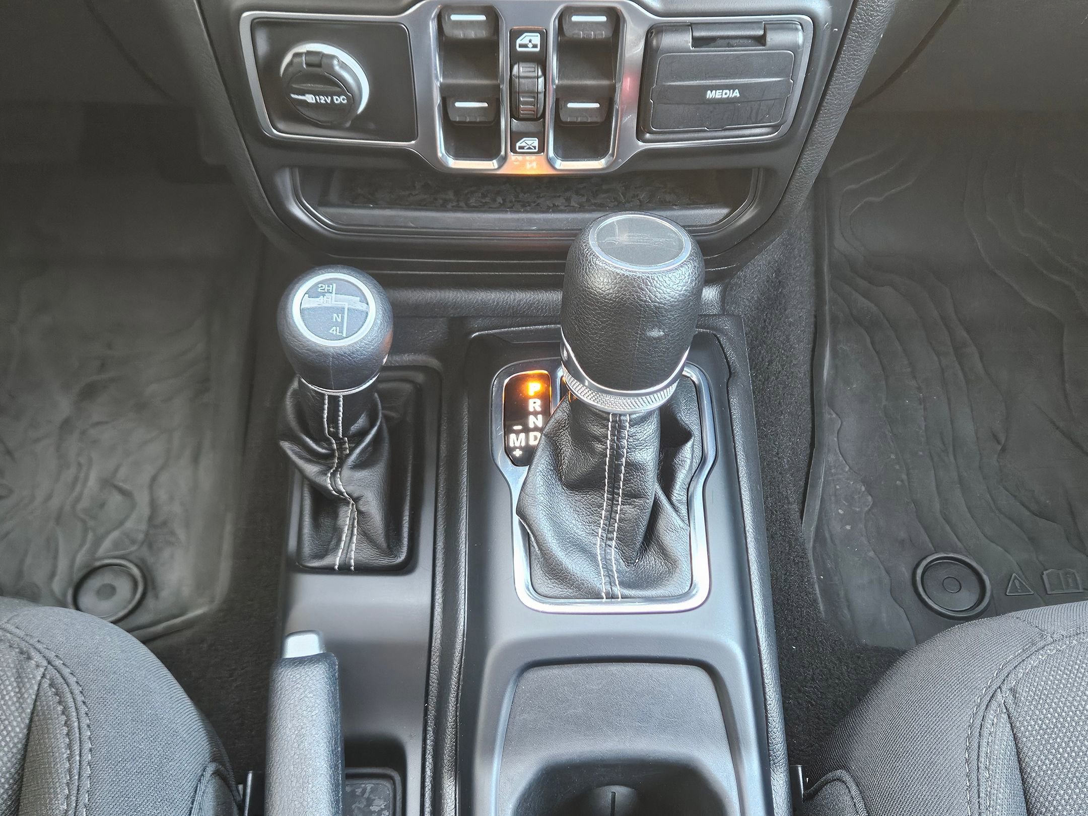 Used 2023 Black Clearcoat Jeep Overland image 13