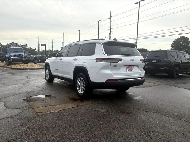 New 2026 Bright White Clear-Coat Exterior Paint Jeep Laredo image 7