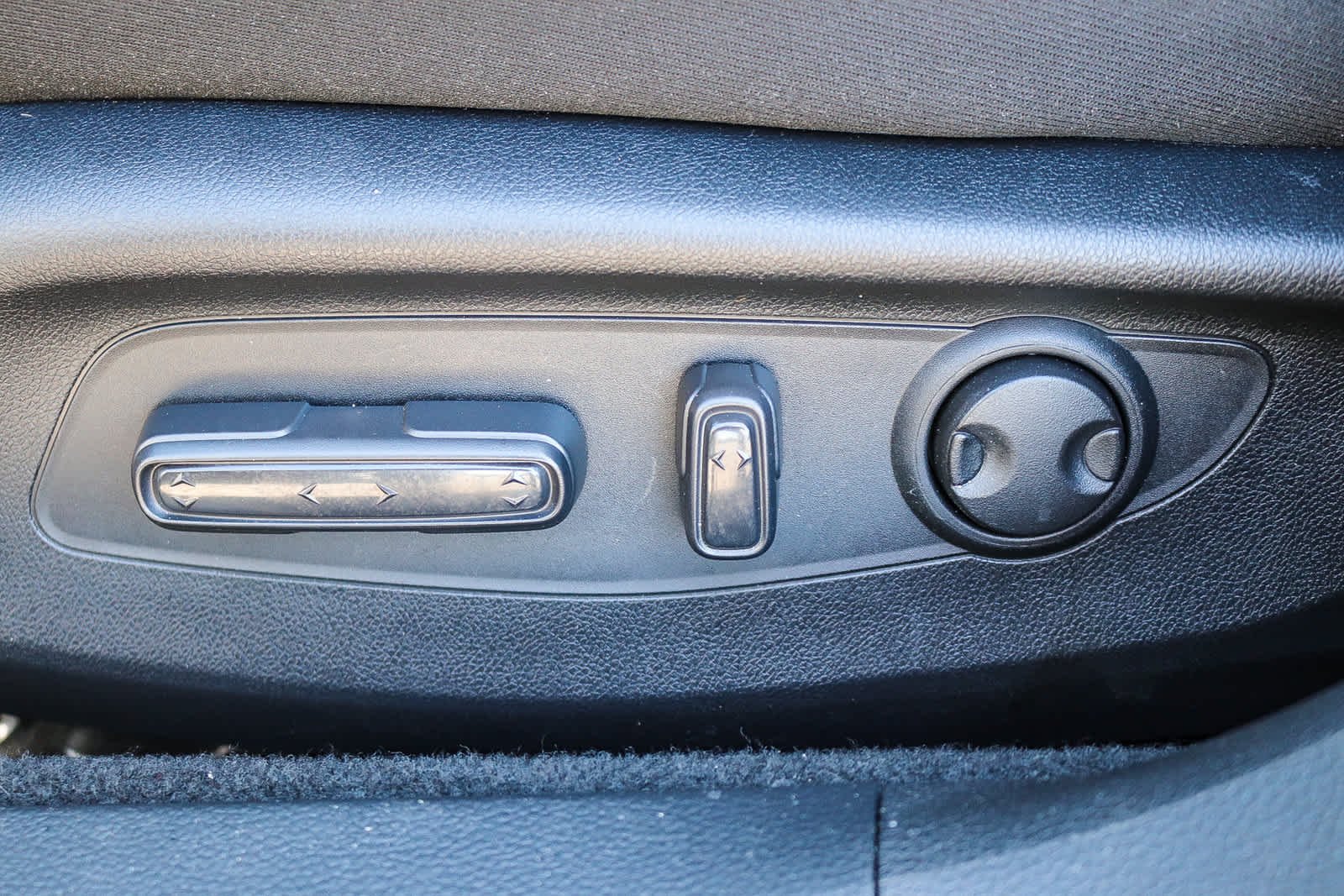 Used 2025 Canyon River Blue Metallic Honda SE image 21