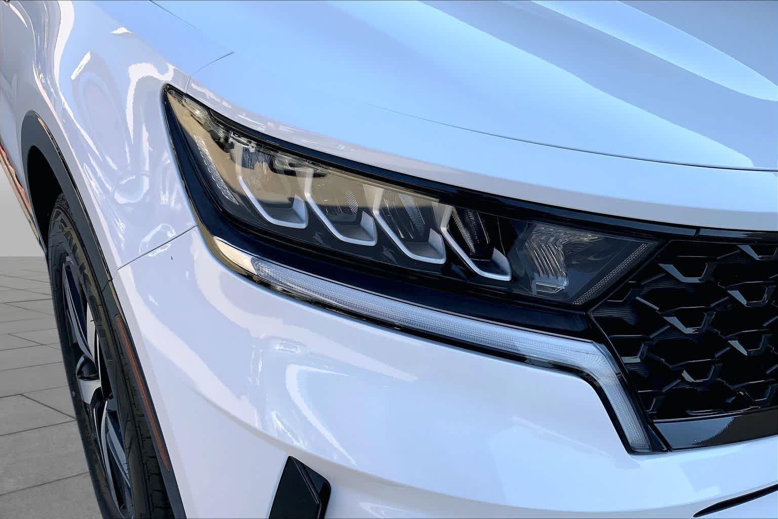 Used 2023 Glacial White Pearl Kia EX image 27