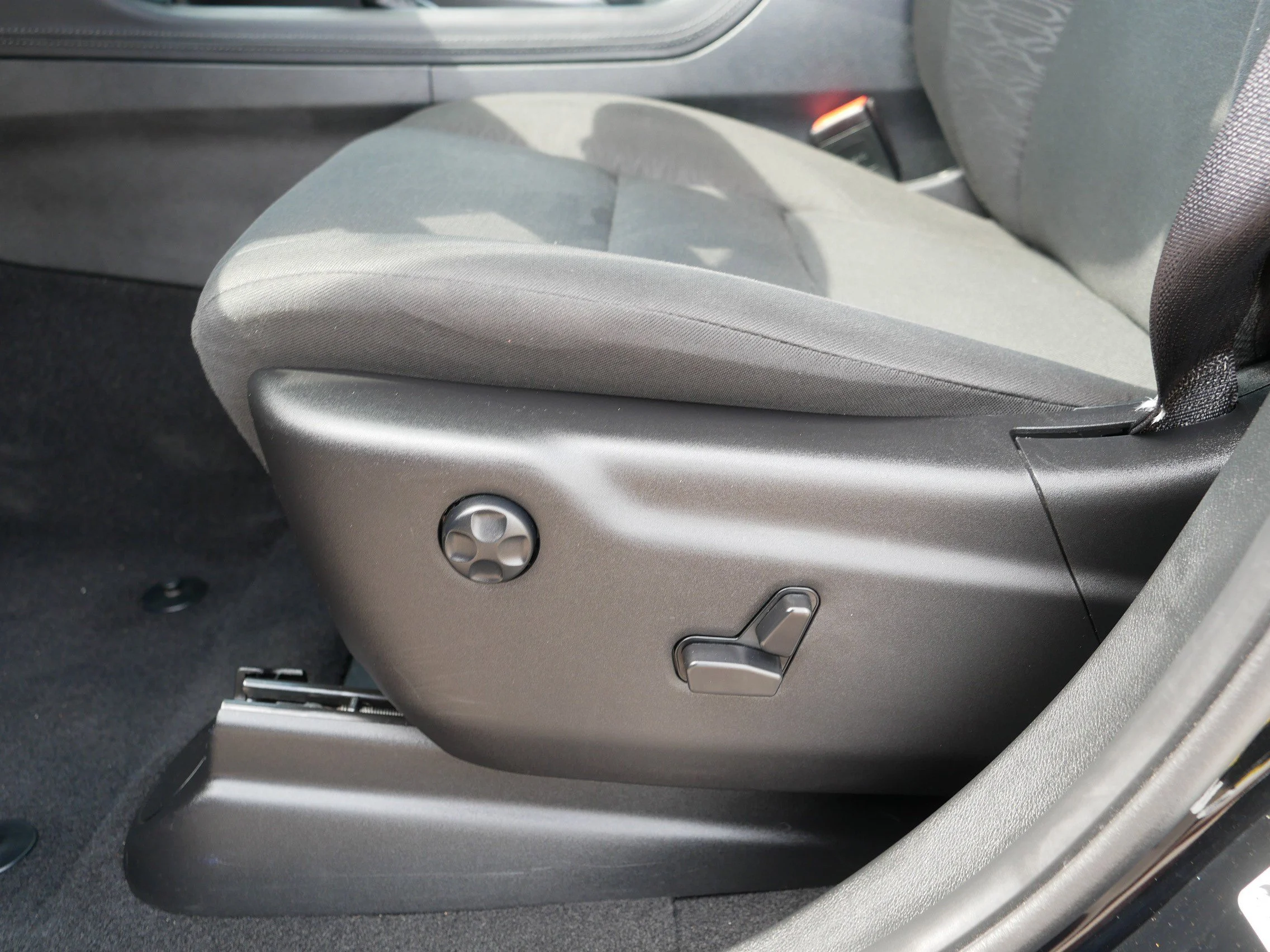Used 2024 DB Black Clearcoat Dodge SXT Plus image 20