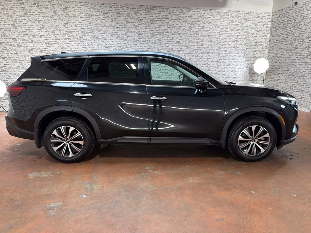 Used 2024 Mineral Black INFINITI PURE image 8