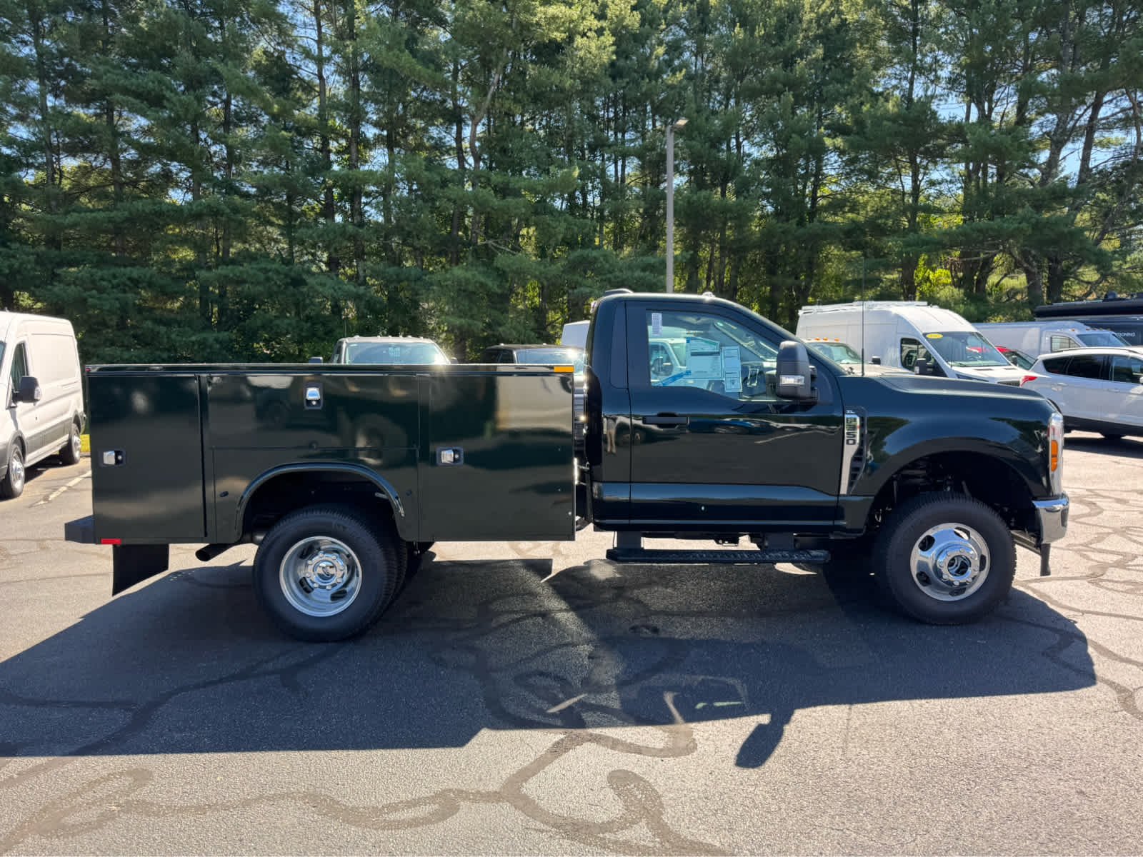 2025 Ford F-350 Super Duty Chassis Cab XL - Photo 9