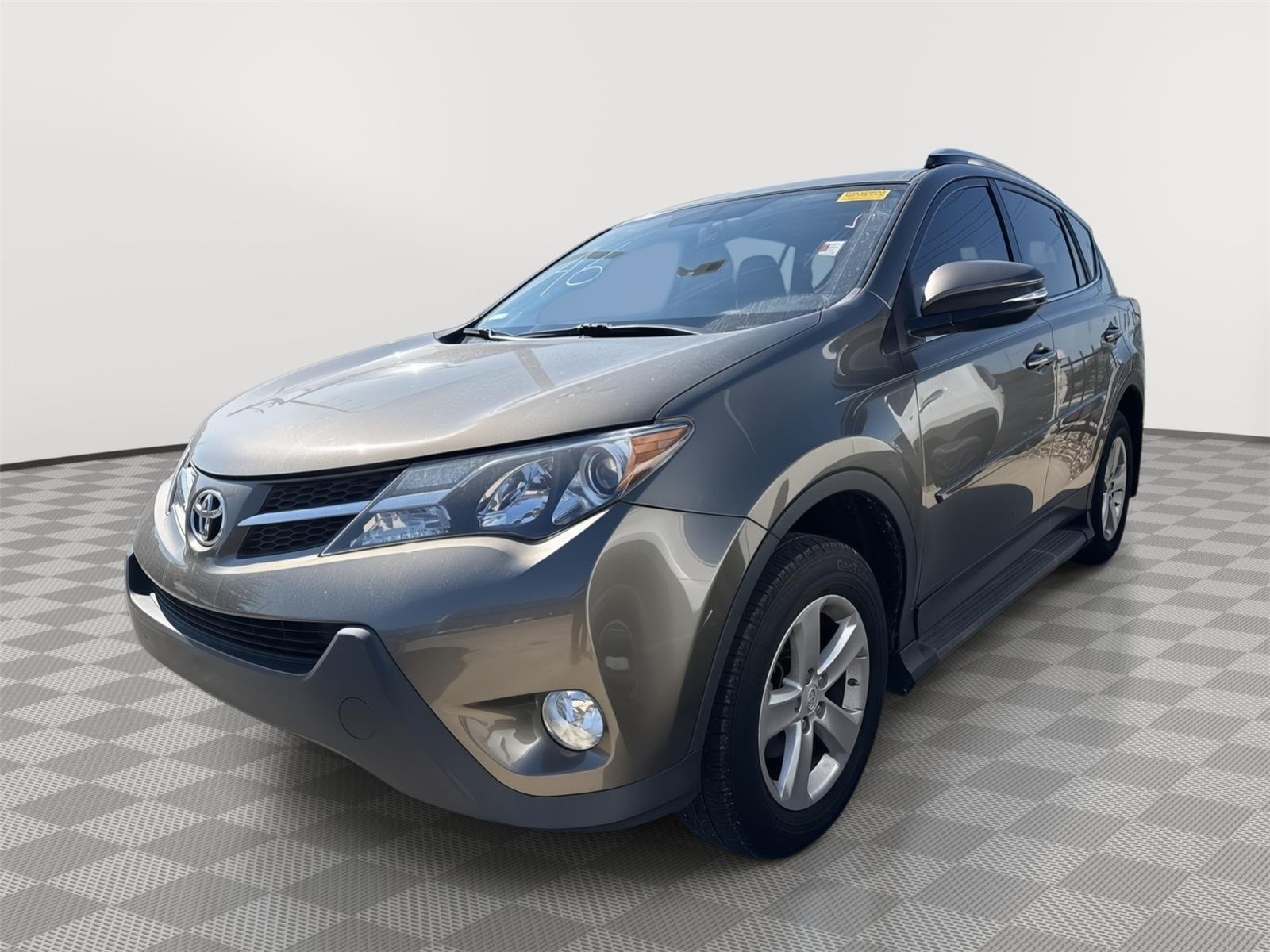 Used 2013 Pyrite Mica Toyota XLE image 4