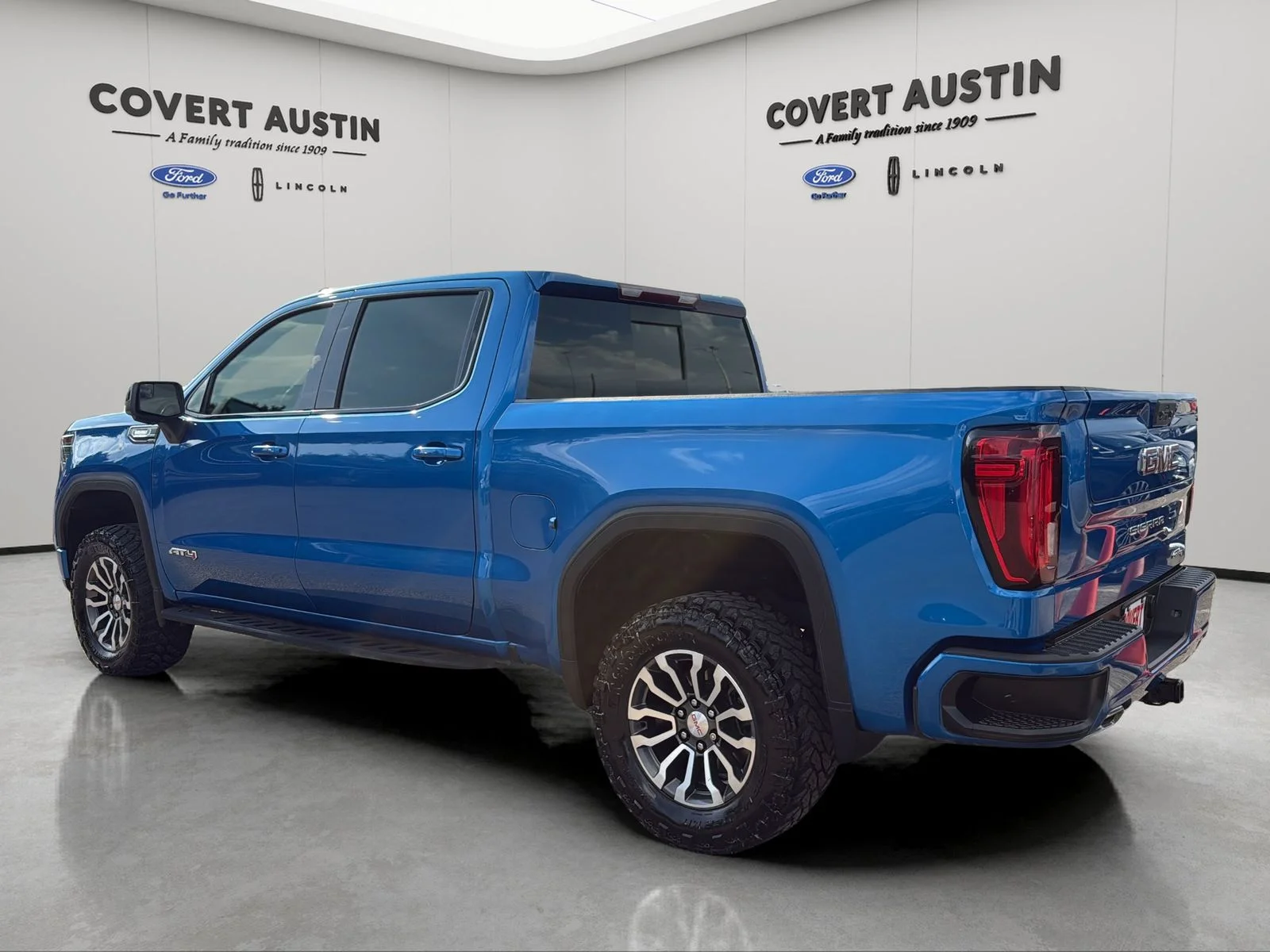 Used 2022 Blue GMC AT4 image 3
