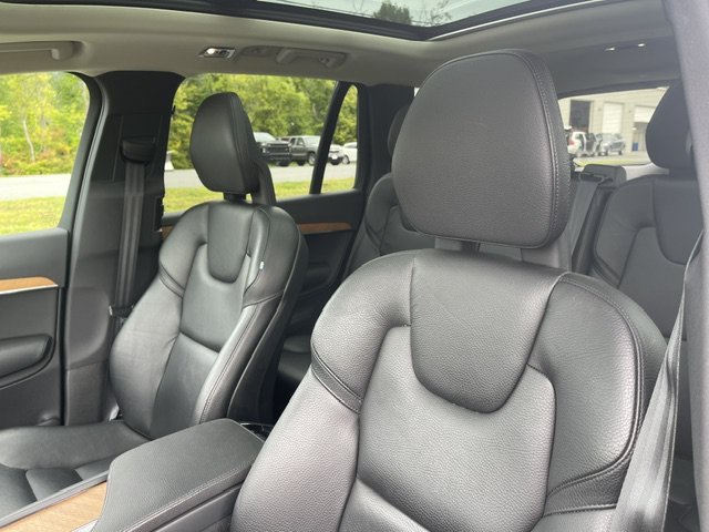Used 2021 Black Volvo Momentum image 16