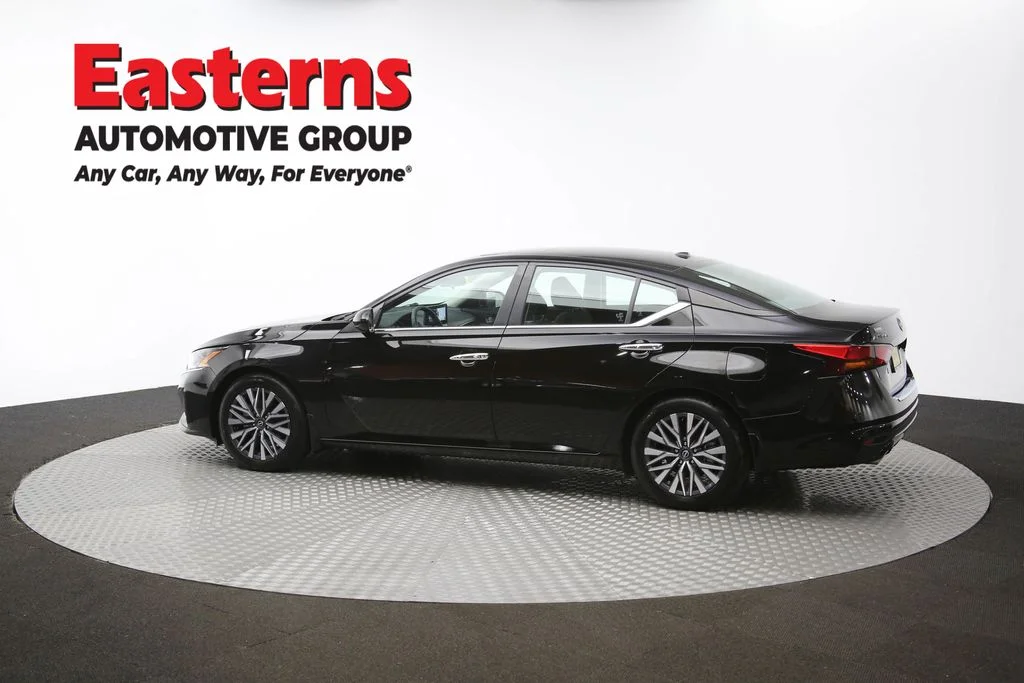 Used 2023 Black Nissan 2.5 SV image 60