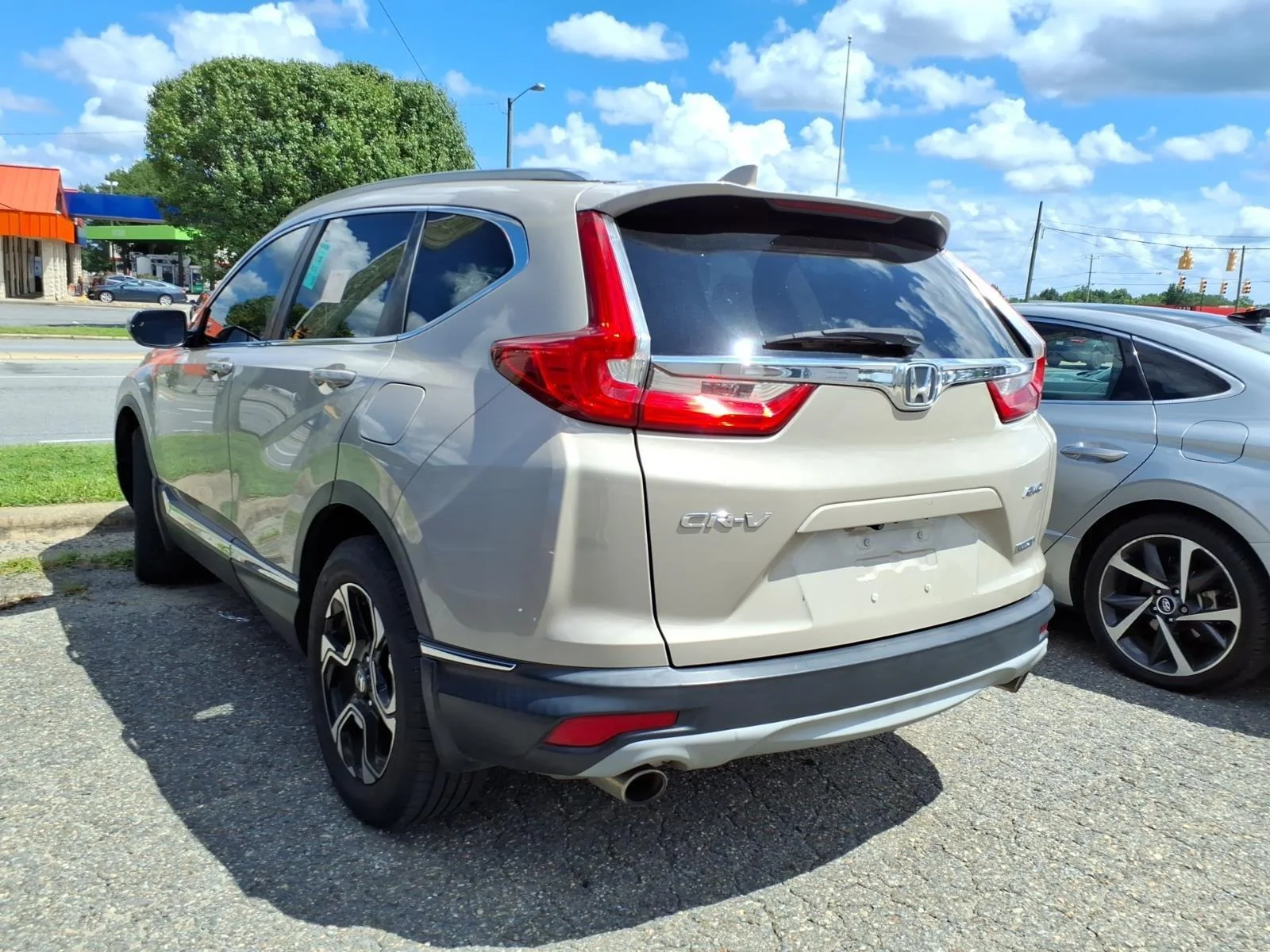 Used 2017 Sandstorm Metallic Honda Touring image 4