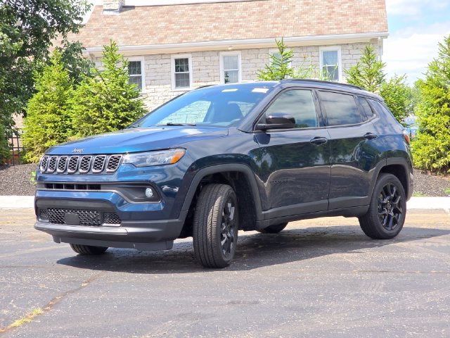 New 2026 Fathom Blue Pearl-Coat Exterior Paint Jeep Latitude image 21