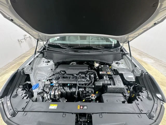 New 2027 Silver Kia S image 18