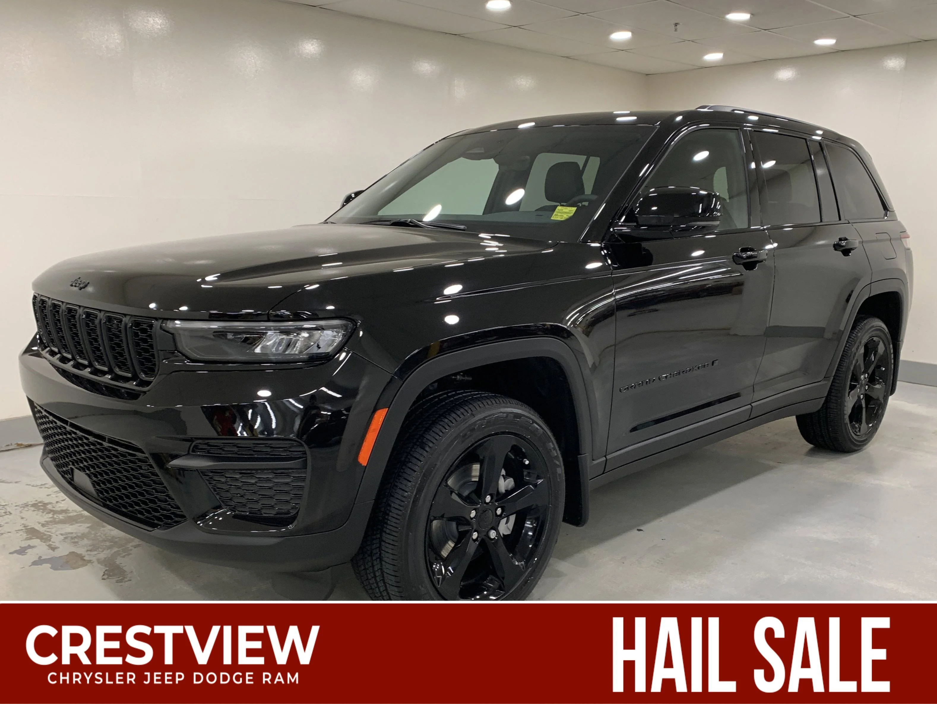 New 2025 Diamond Blk Crystal Pearl Jeep Altitude image 1