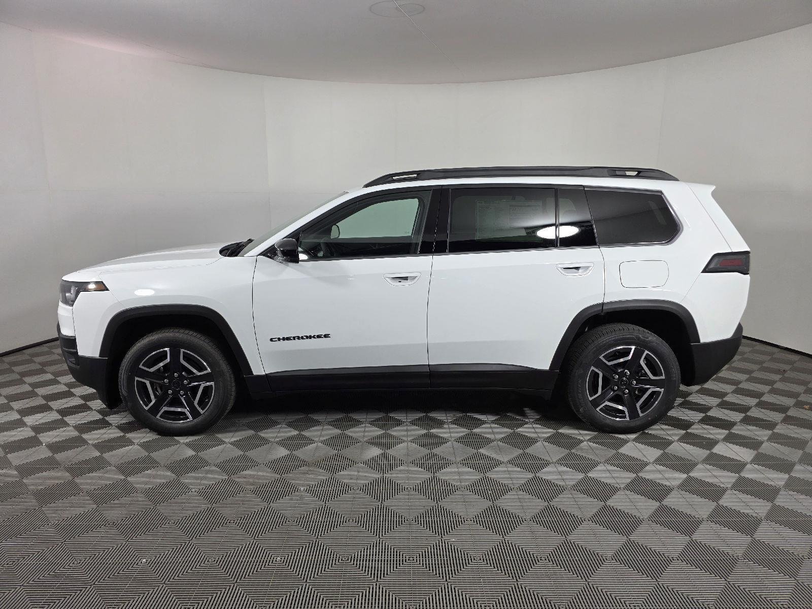 New 2026 Bright White Clear-Coat Exterior Paint Jeep Limited image 2