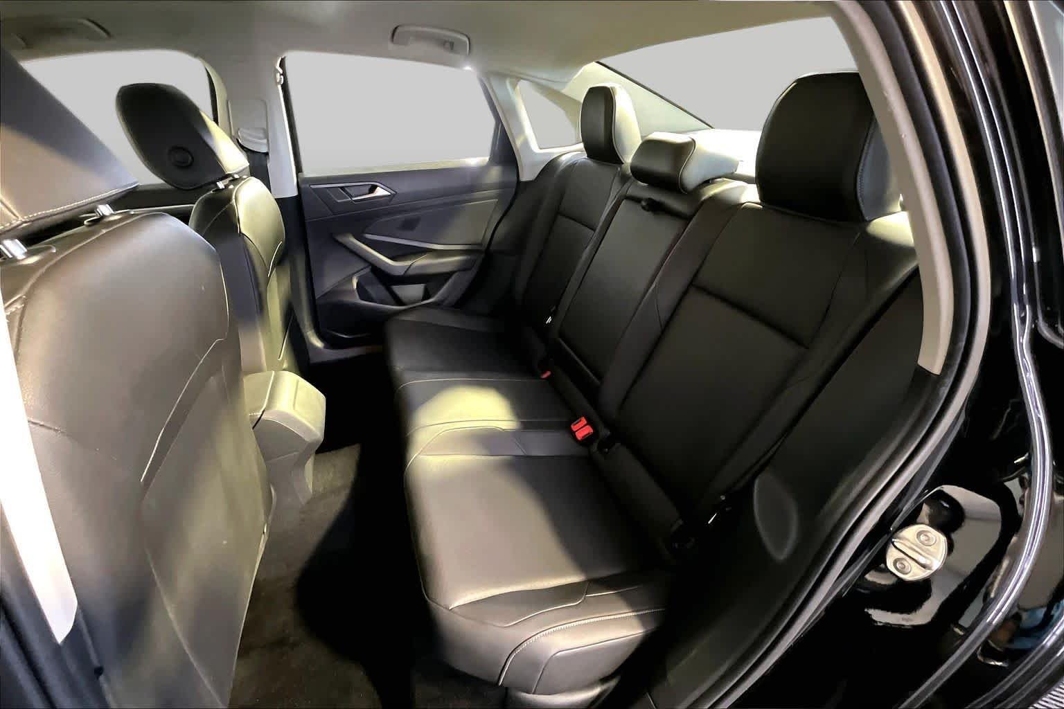 Used 2019 Deep Black Pearl Volkswagen SEL image 21