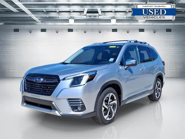 2022 Subaru Forester Touring's photo