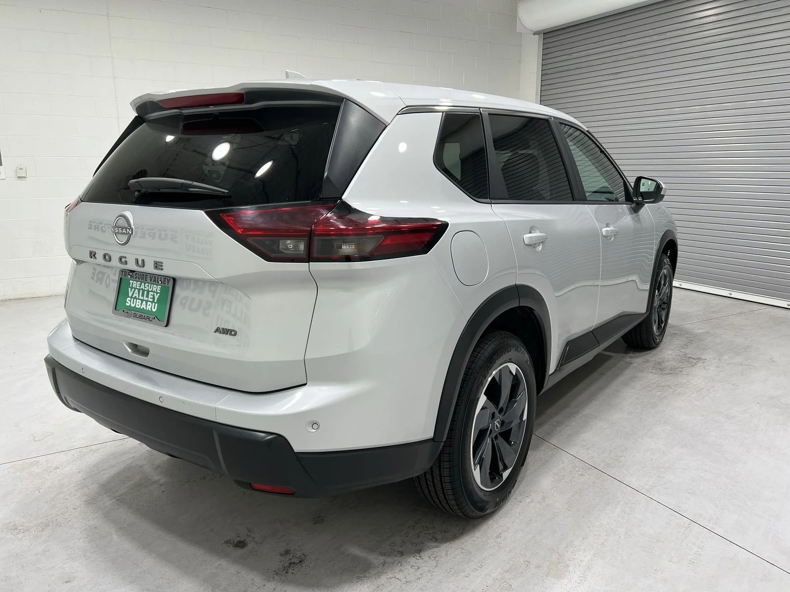 Used 2025 Silver Nissan SV image 8