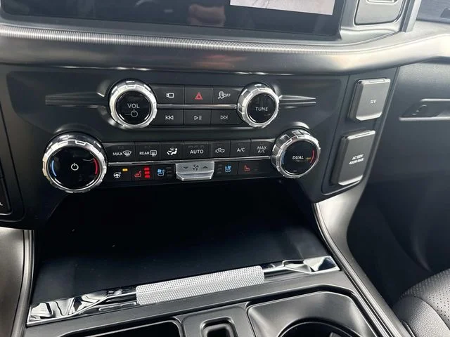 Used 2025 Black Ford Lariat image 30