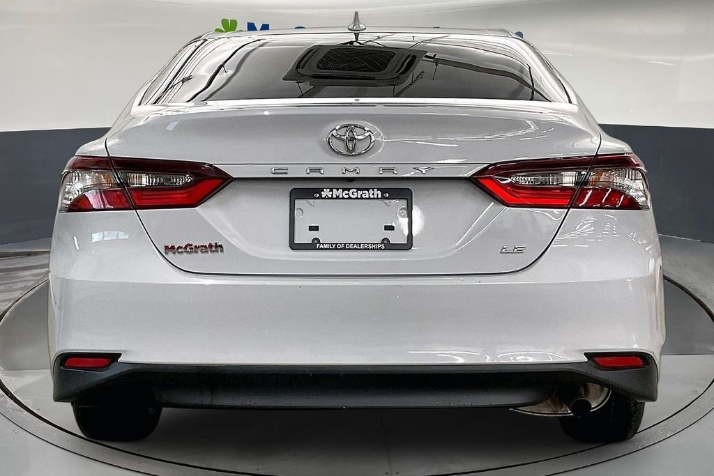 Used 2022 White Toyota LE image 6