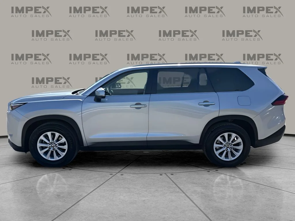 Used 2025 Silver Toyota XLE image 4