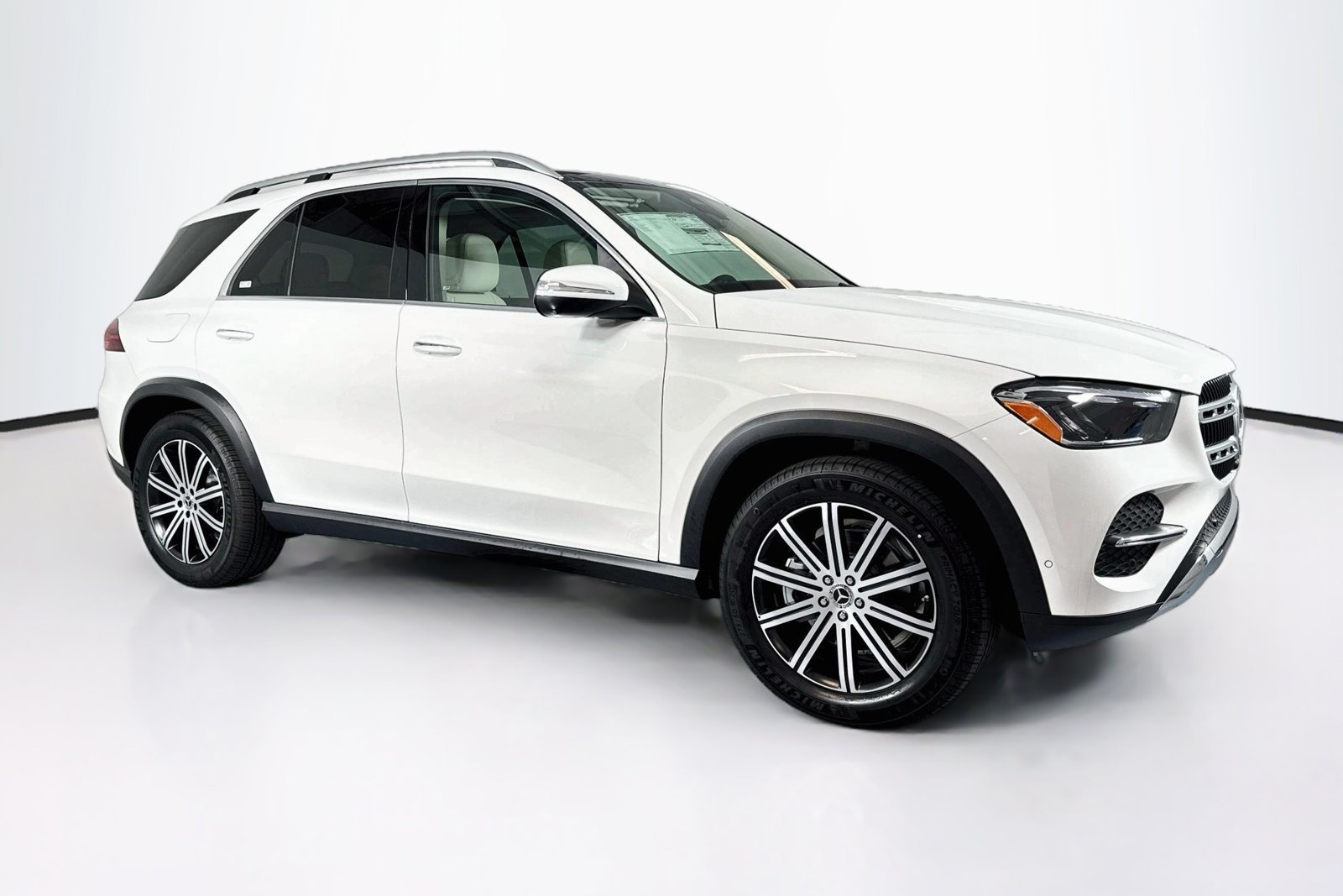 New 2026 Polar White Mercedes-Benz GLE 350 image 3