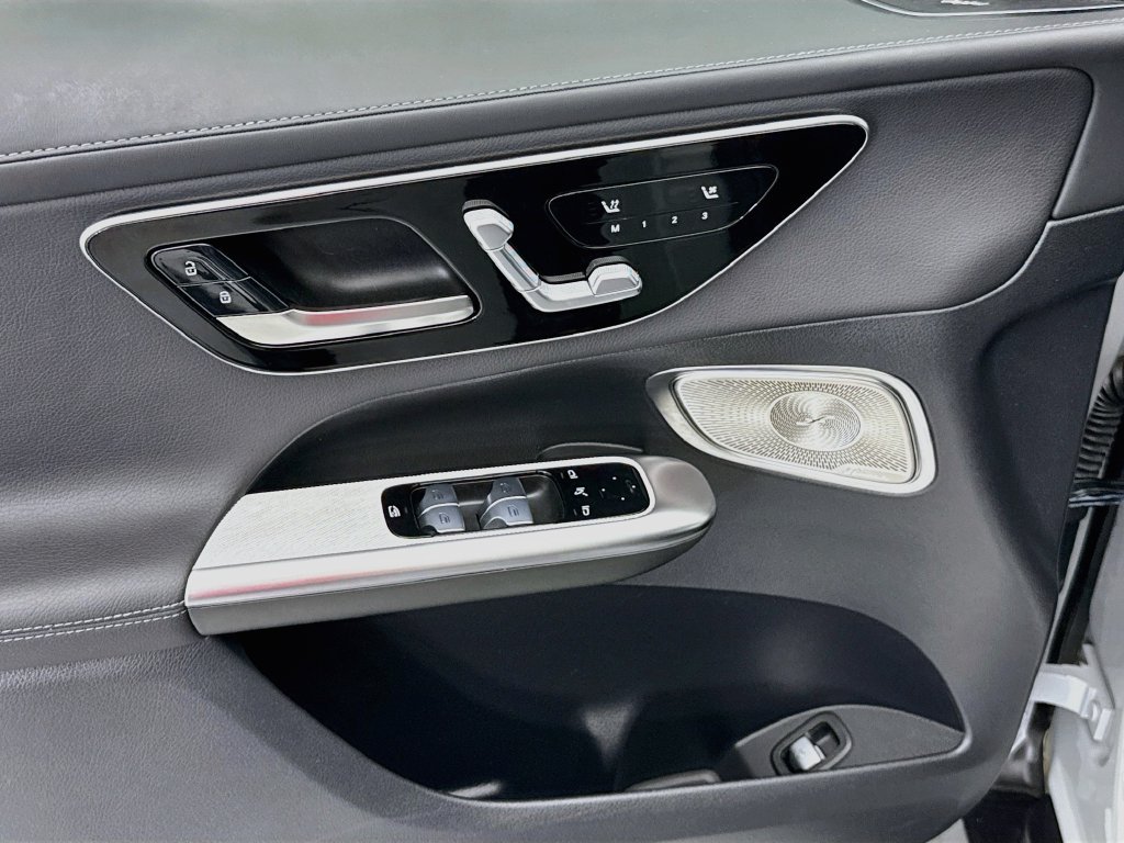 Certified Used 2026 MANUFAKTUR Alpine Gray Mercedes-Benz GLC 300 image 21