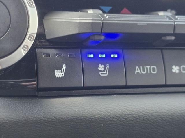 Certified Used 2024 WIND CHILL PEARL Toyota  image 9