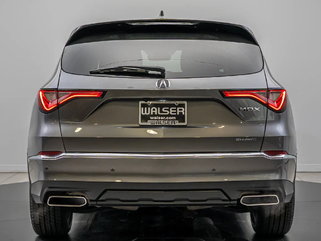 Used 2024 Liquid Carbon Metallic Acura Technology image 7