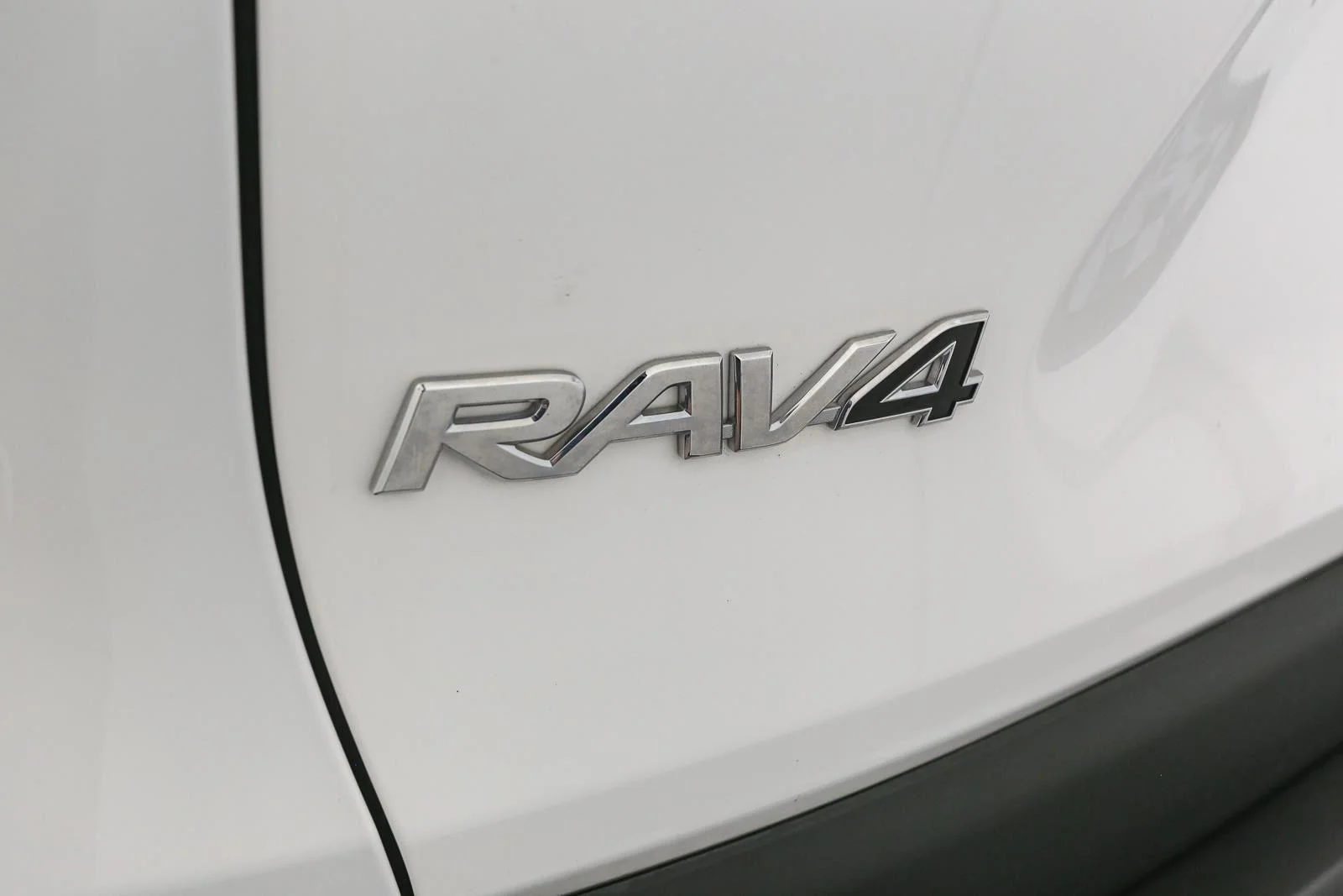 Certified Used 2022 White Toyota XLE image 11