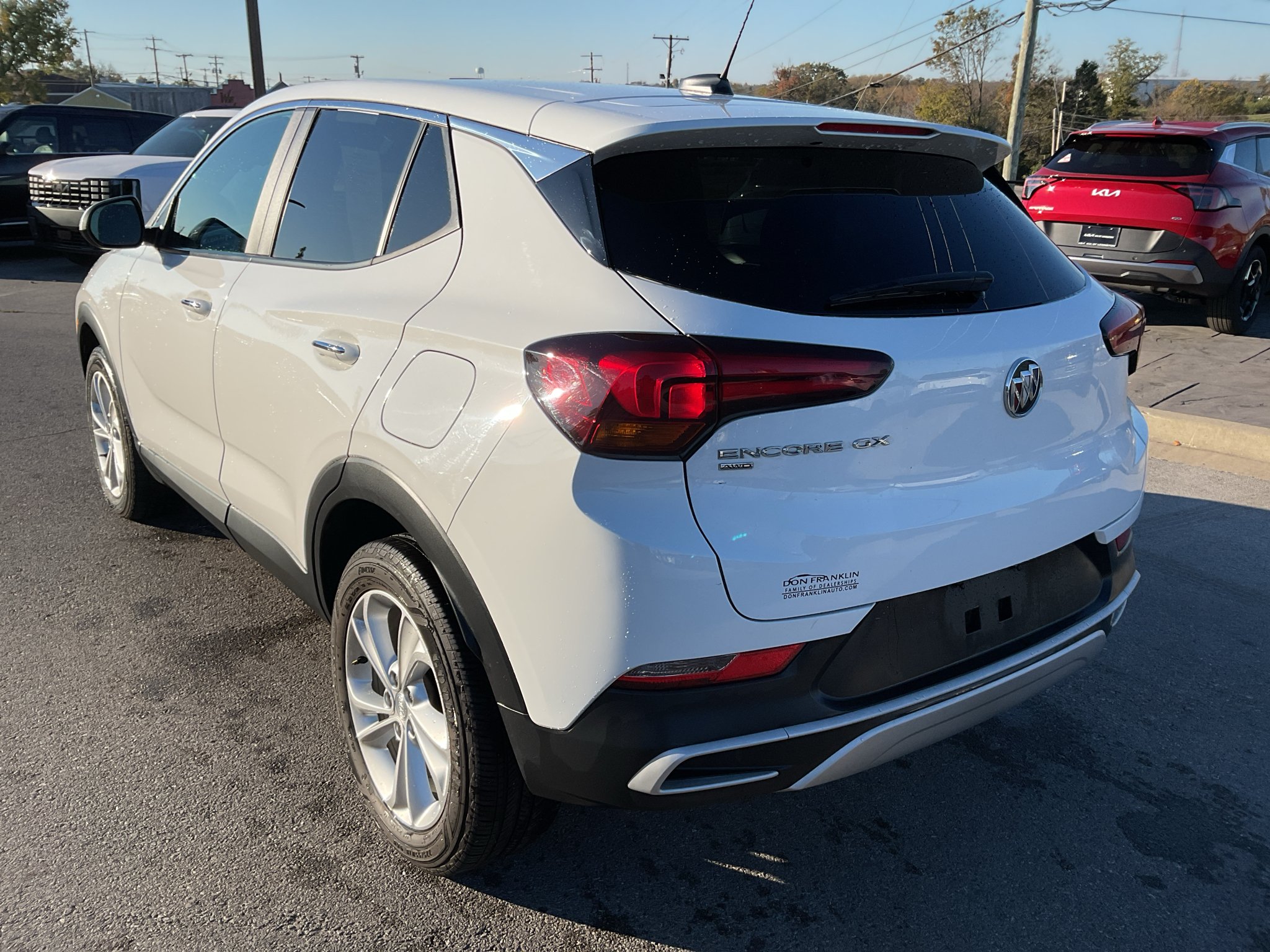 Used 2023 Summit White Buick Preferred image 9