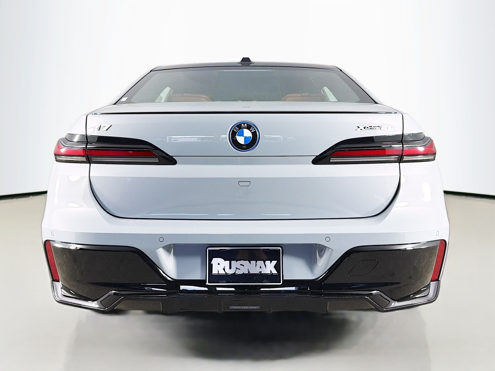 New 2026 Brooklyn Grey Metallic BMW xDrive60 image 6