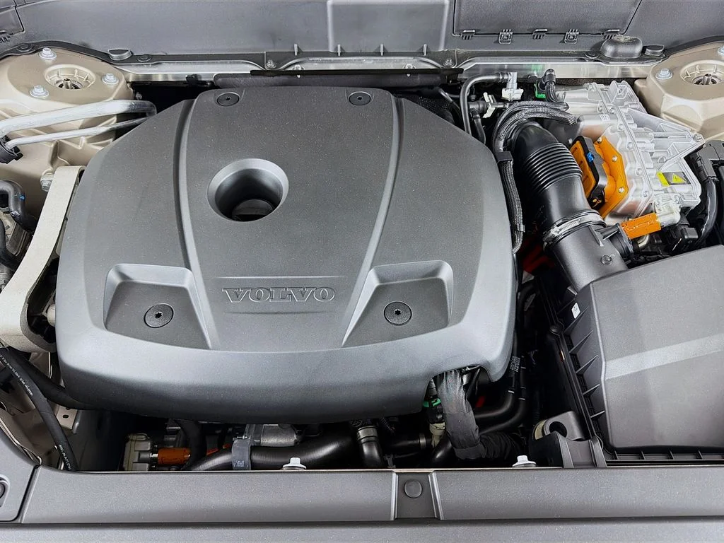 New 2026  Volvo T8 Plus image 33