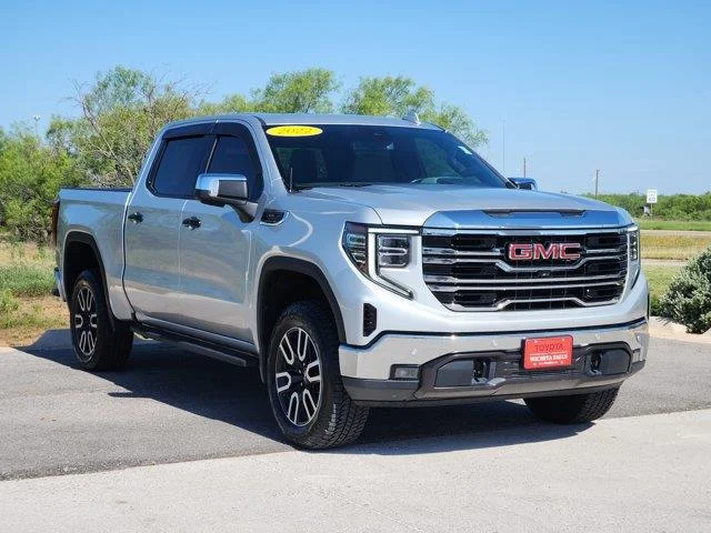 Used 2022 Quicksilver MET GMC SLT 4x4 Crew Cab 5.75 ft. box 147.4 in. WB image 3