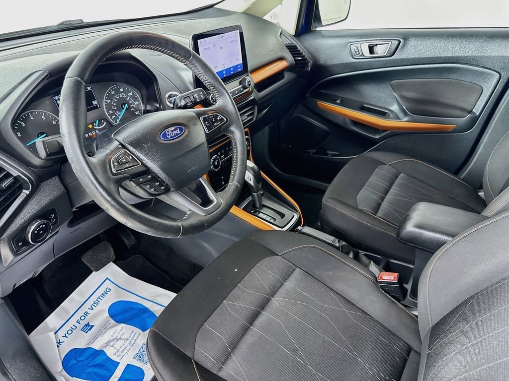 Used 2021 Lightning Blue Metallic Ford SE image 10