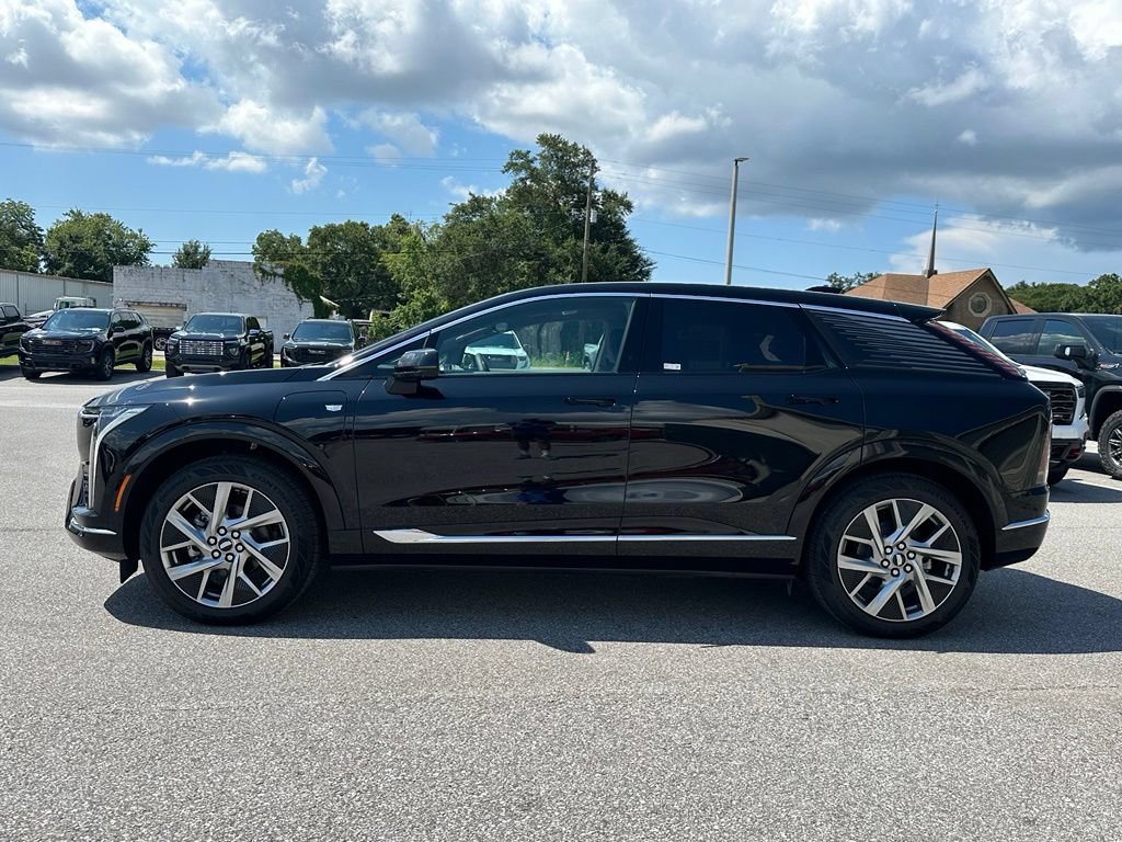 2026 Cadillac OPTIQ Luxury - Photo 3