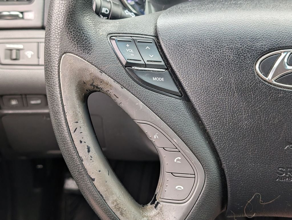 Used 2013 Blue Hyundai GLS image 20