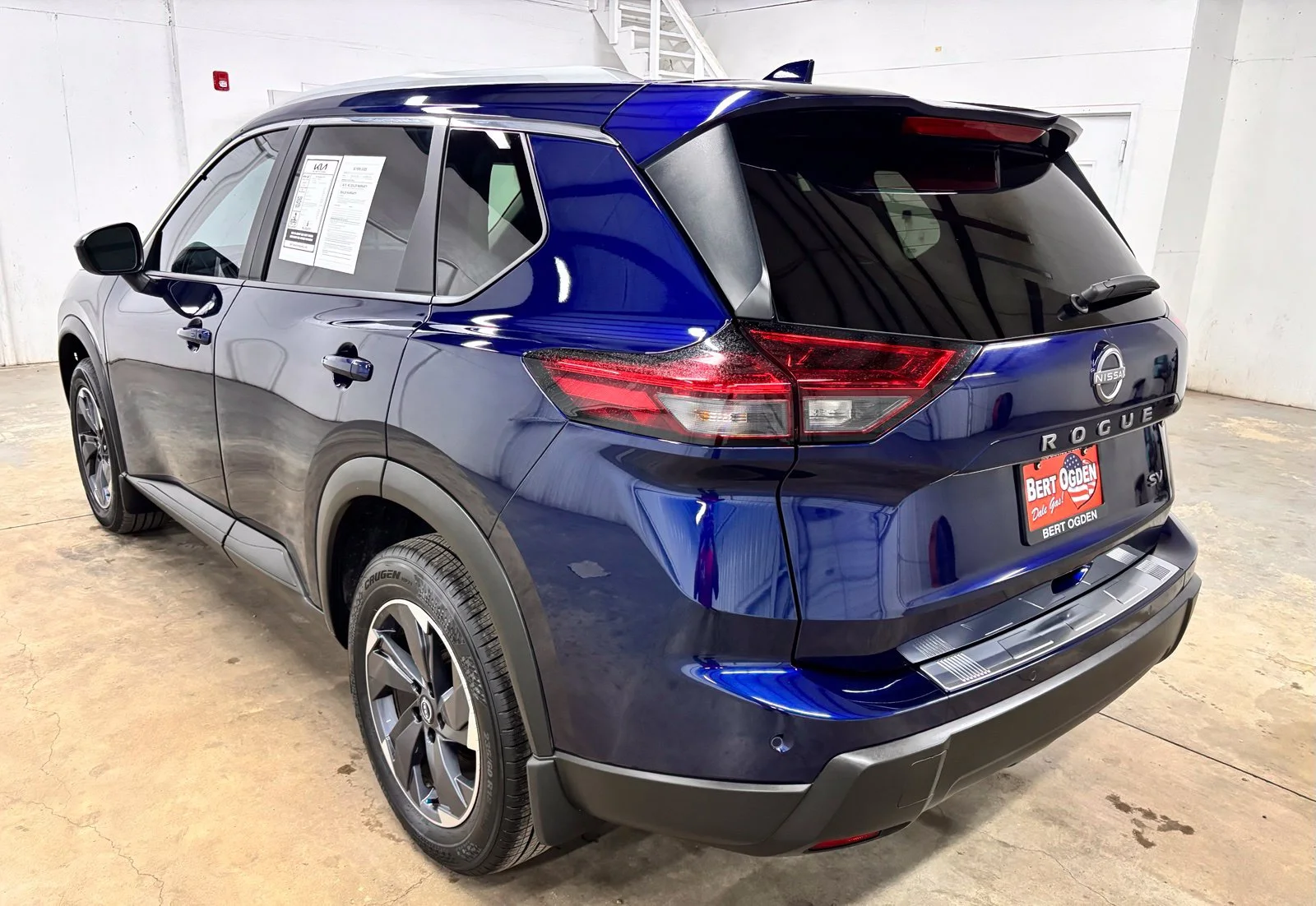 Used 2024 Blue Nissan SV image 4