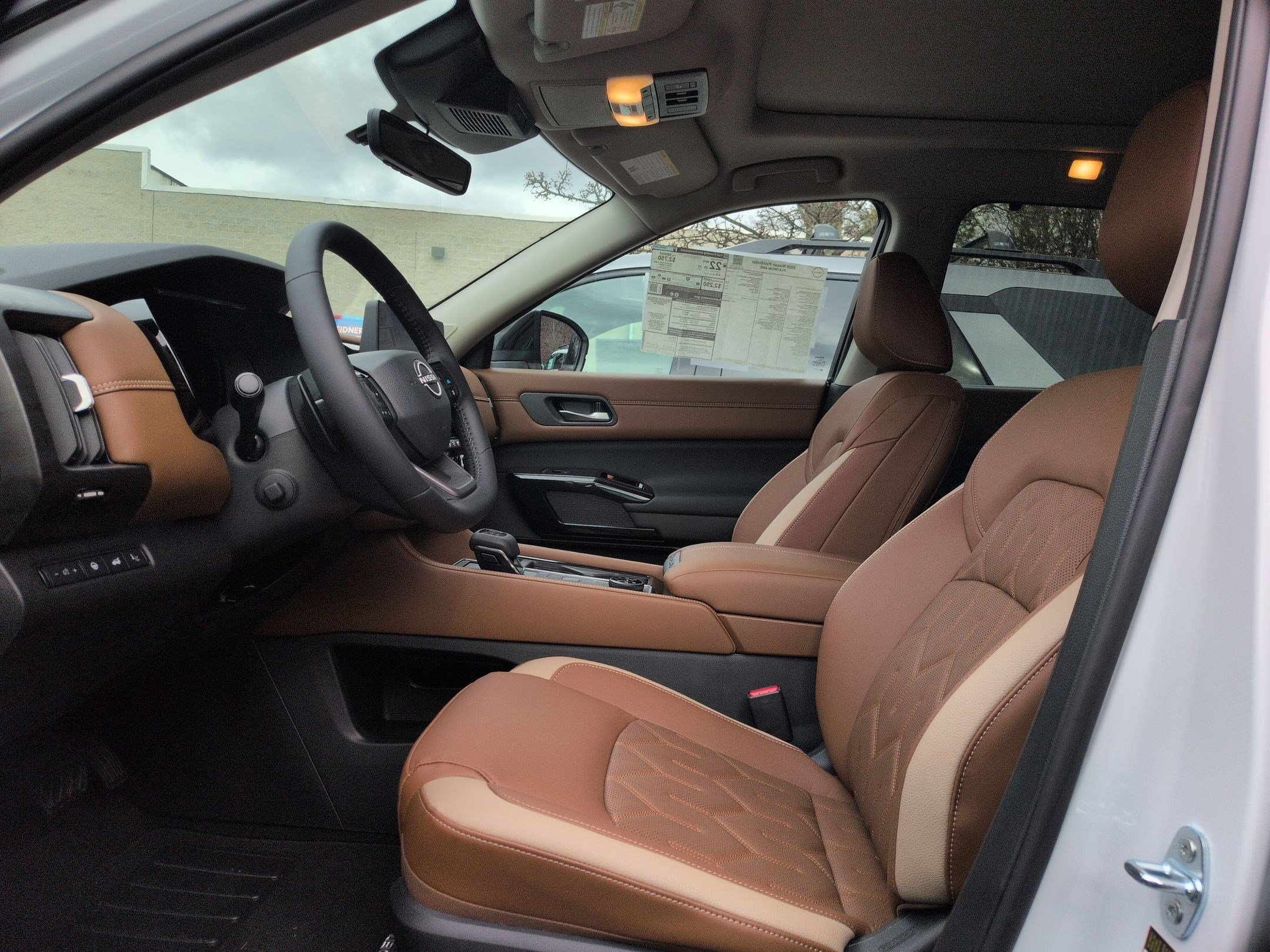 New 2026 Everest White Pearl TriCoat / Super Black Two-tone Nissan Platinum image 12