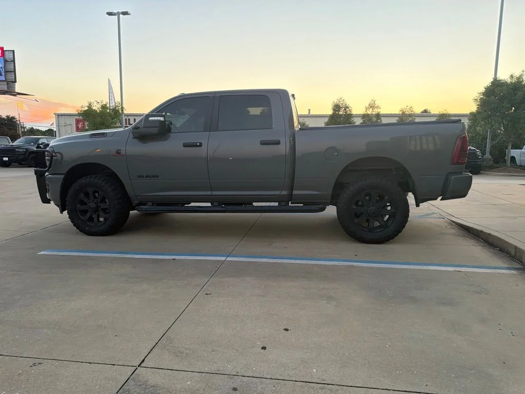 Used 2025 White Ram Big Horn image 8
