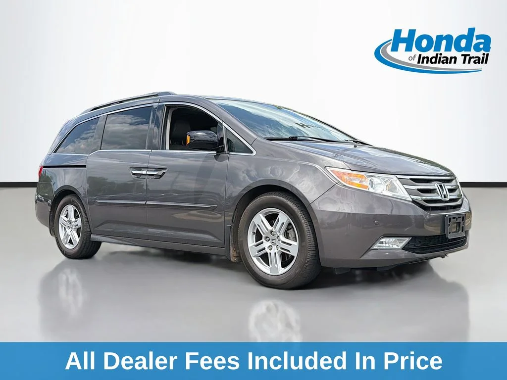 2013 Honda Odyssey Touring's photo